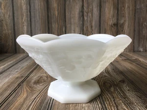 VTG Anchor Hocking White Milk Glass Pedestal Octagon Fruit Bowl Grapes Harvest - Picture 1 of 11