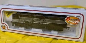 bachmann NEW YORK CENTRAL powered engine HO scale //// - Picture 1 of 4