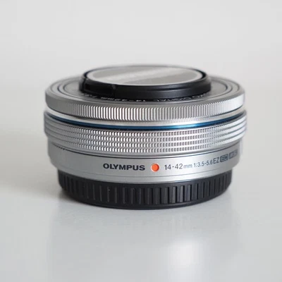 Olympus M.Zuiko 14-42 mm 1:3.5-5.6 EZ Silver, MFT, Micro Four Thirds - Image 1 of 4