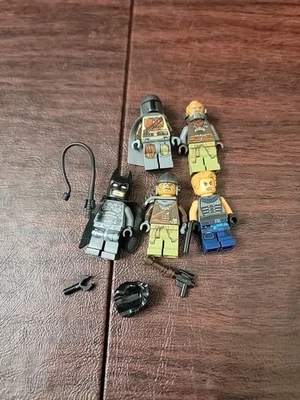 Lego Lot Of 5  Mini-figures. - Image 1 of 4
