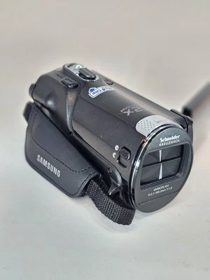 Samsung HMX-F80 720p HD Camcorder 52X Optical Zoom With Case SHIPS PRIORITY - Image 1 of 4
