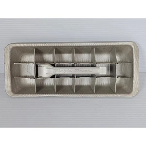 Vintage Magic Touch 18 Cube Textured Aluminum Pull Handle Ice Cube Tray - Picture 1 of 4