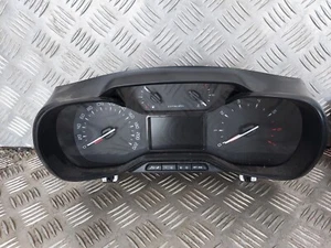 Bloc Compteur - CITROËN C3 III (3) 1.2L ESS 83CH 25,859KMS - Réf : 9837553680 - Picture 1 of 4