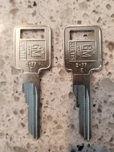 GM BLANK KEYS B-77 E UNCUT CURTIS KEYS  - Picture 1 of 1