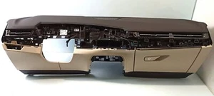 Salpicadero BMW OEM Sensatec perforado/negro-oyster 9633913 9633903 X1 U11 27KM - Imagen 1 de 13