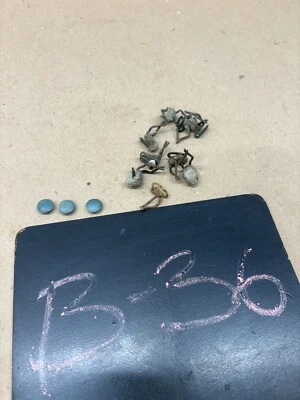 Dodge Ramcharger D150 250 W350 1987-93 clips de panel de puerta y cubiertas de tapón de rosca OE Foto 1 de 4