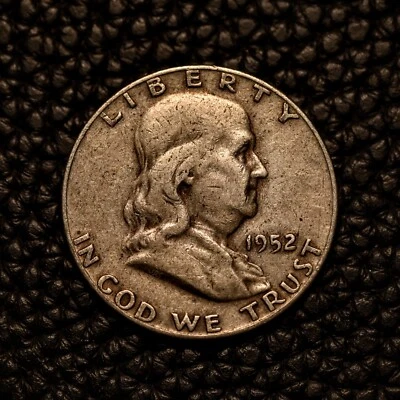 (ITM-6663) 1952-D Franklin Half Dollar ~ VF Condition ~ COMBINED SHIPPING! - Image 1 of 3