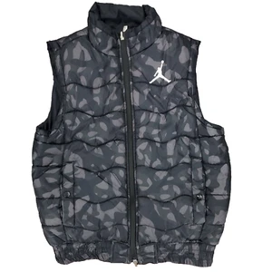 Nike Air Jordan Reversable Puffer Jacket Vest Boys Small Black Camo Nylon - Picture 1 of 9