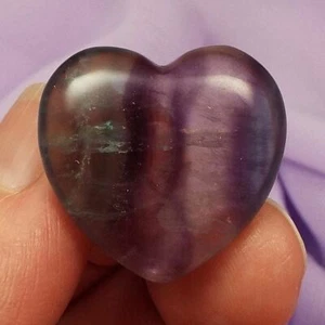 Small Purple and Green Fluorite heart 'Psychic Protection' 9.8g SN52354 - Picture 1 of 4