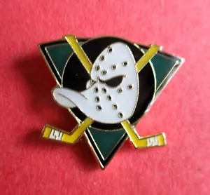 Anaheim Ducks Logo NHL Hockey New Pin - Picture 1 of 1