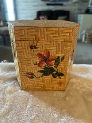 Chinese Bamboo Vintage Tea Box 5.5"x3.5"x6" Hand Painted Bird Art Signed HNA - Image 1 of 3