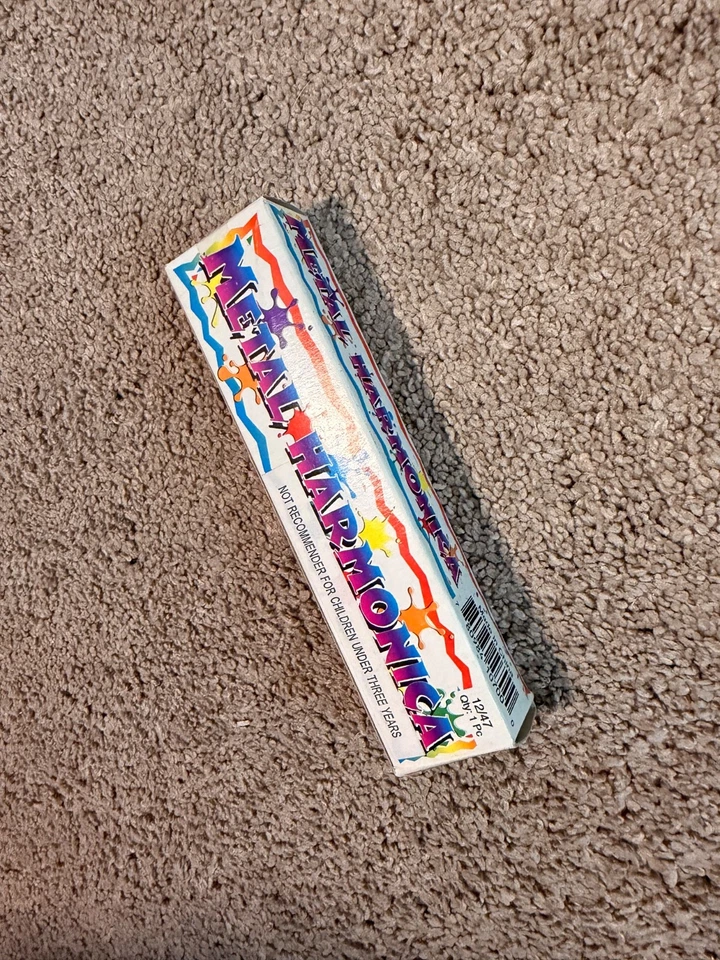 Armónica de metal Foto 1 de 1