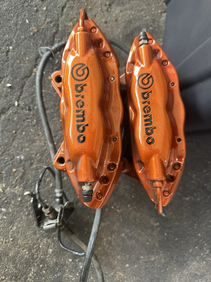 Pinzas de freno traseras Chevrolet Camaro SS 2010-2015 Brembo - OEM  Foto 1 de 4