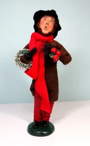 13" Byers Choice Carolers 1999 Christmas Peddler With Wreath & Apples - Picture 1 of 10