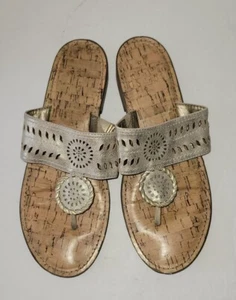 SAM & LIBBY khaki Metallic Gold Perforated Leather Medallion thong Sandals 8 - Picture 1 of 6