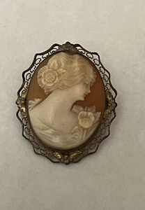 Vintage Delicate Intricate Carved Shell Cameo Lady Pansy Flower Brooch or Pin ๐ - Picture 1 of 4
