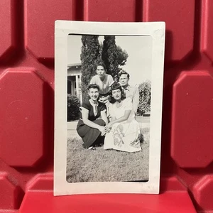 Group Of People Outside In Yard 3 x 4 7/8 Photograph Pre Owned Vintage 1945 - Picture 1 of 2