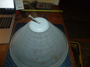 FILTER QUEEN VACUUM PARTS Model 31 Kanister Filterkäfig mit Schraube - Bild 1 von 3