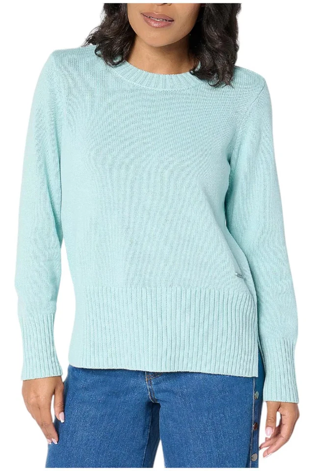 Suéter Peace Love World para mujer cuello redondo con detalle de color pop espuma de mar Foto 1 de 1