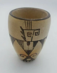 CERÁMICA DE MAÍZ HOPI NATIVA AMERICANA 4" - FIRMADA LENA CHARLIE CHIO-1908-60 - Imagen 1 de 8