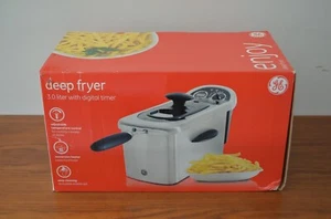 GE Deep Fryer Model 169219, 3.0 Liter with Digital Timer, 1500W - Picture 1 of 7