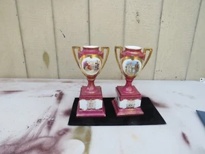 PAIR OF VICTORIA CARLSBAD AUSTRIA URN VASE COURTING SCENE - Picture 1 of 9
