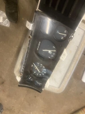 Cuadro de instrumentos velocímetro calibre Jeep Cherokee XJ 1984-1990 175 k OEM Foto 1 de 4