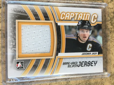 JAROMIR JAGR 2011-12 ITG CAPTAIN C Game Used JERSEY SILVER #M-23 PENS #/90 - Image 1 of 2