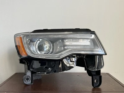 Jeep Grand Cherokee 2014 2015 2016 OEM Headlight HID Xenon Right Passenger MOPAR - Image 1 of 4