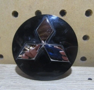 Tapa central usada OEM 2007-2016 Mitsubishi Eclipse Lancer Galant Outlander A752 Foto 1 de 4