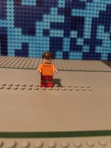LEGO Velma Dinkley Minifigure 75904 Scooby-Doo Incorrect Head - Picture 1 of 1
