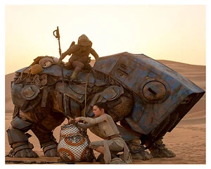 -- STAR WARS -- Il Risveglio della Forza (DAISY RIDLEY) "REY" - Foto Lucida 8x10 --a- - Foto 1 di 1
