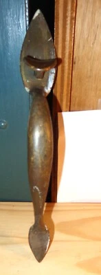 1 ANTIGUA MANIJA DE TIRADOR DE PUERTA DE METAL GRANDE DE 10 PULGADAS DE COLECCIÓN RESCATADA ¿POSIBLEMENTE LATÓN? Foto 1 de 4