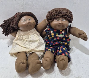 Lotto 2 bambole vintage cavolo patch bambini afroamericano ragazzo/ragazza Coleco - Foto 1 di 10