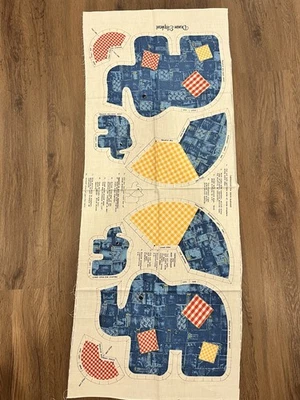 Denim Elephant de Cranston Panel de tela suave Almohada Juguete Corte y Coser Foto 1 de 3