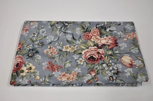 Old Fashion Coral Colored Roses Quilt Fabric Print on a Gray Background Pretty - Picture 1 of 2