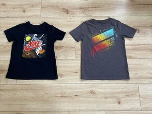 2 Boys Short Sleeve Shirts (Nike, Hurley), size S - Picture 1 of 4