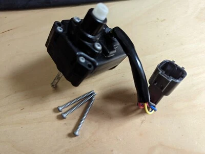 NEW Genuine Nissan Almera Primera Sunny Headlight Level Motor Actuator - Image 1 of 3