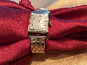 Elgin DeLuxe 624 Movement 10k Gold Filled Watch For Parts/Repair Wound Tight M27 - Picture 1 of 11