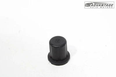 2013-2015 MERCEDES ML350 W166 STARTER ALTERNATOR POSITIVE COVER LOCKING CAP OEM - Image 1 of 4