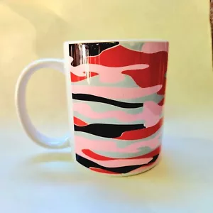 Coffee Quips Design Artigianale di Disegno Mimetico Rosa su Tazza da Caffè in Ceramica - Foto 1 di 7