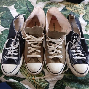 Olive und schwarze Converse Chuck Taylor All Star Sneaker 2 Paar M9 und M9 1/2 - Bild 1 von 9