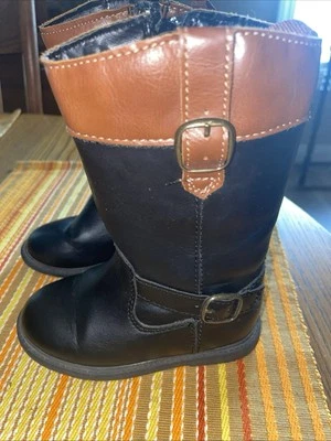 Botas Carters para niña pequeña talla 7 zapatos de montar negros con ribete marrón con cremallera laterales Foto 1 de 4