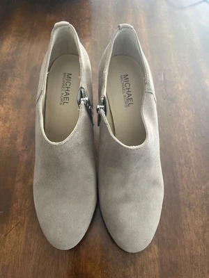 Michael Kors Sammy Botines con Cremallera al Tobillo Tacones Gris Perla Gamuza Talla 8 Foto 1 de 4