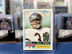 2001 Topps ~ Walter Payton No.400 ~ Bears ~ Commemorative Series Gold Reprint - Picture 1 of 2