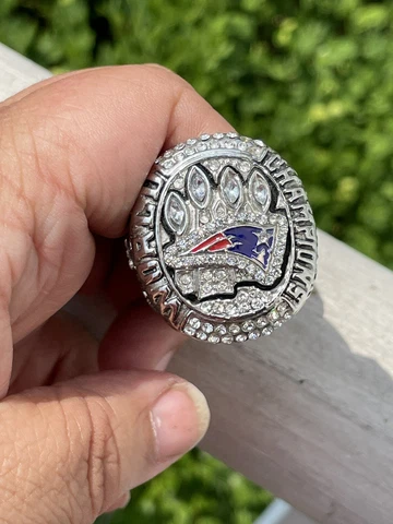 2014 New England Patriots Super Bowl Replica / Fan Championship Ring - Brady Cover