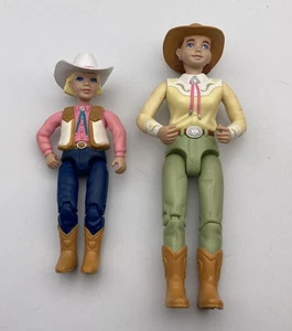 Casa de muñecas Fisher Price Loving Family 2001 Western Riders Sara & Madison vaquera - Imagen 1 de 3
