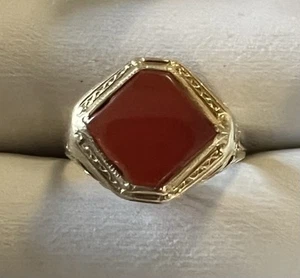 Anillo vintage de oro amarillo de 14kt y cornalina. 3,3 gramos. Talla 5,5 - Imagen 1 de 8