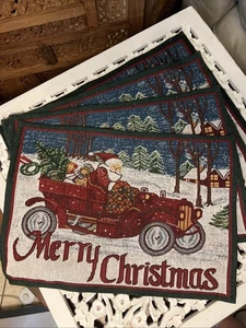 Christmas Tapestry Placemat SET of 4 Santa Making Deliveries 18x12.75 NWOT - Afbeelding 1 van 3