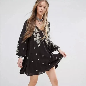 Free People Damen Gr. XS schwarz bestickt Kleid Schlüsselloch Cut-Out Boho - Bild 1 von 6